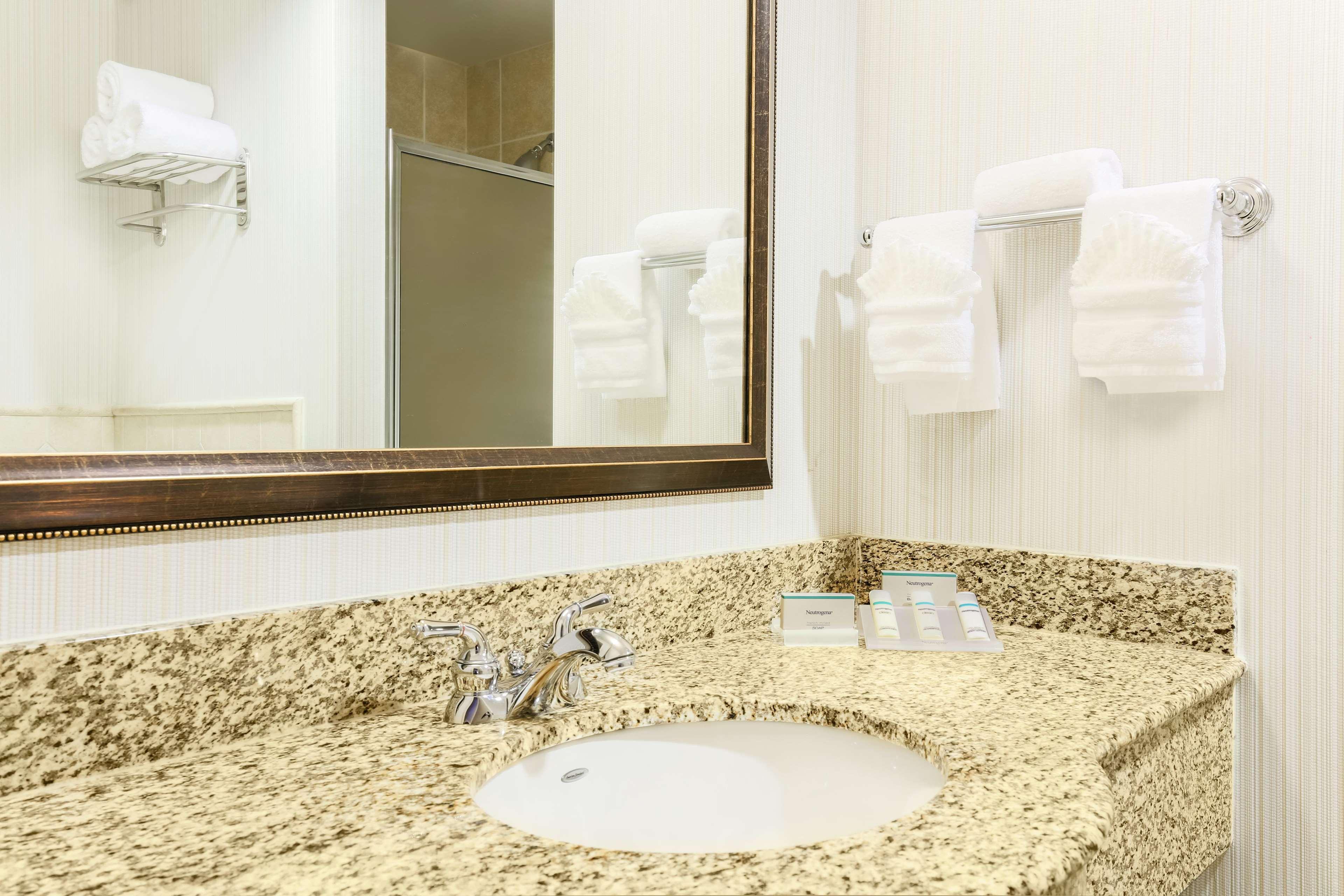 Hilton Garden Inn Dallas Lewisville Kültér fotó
