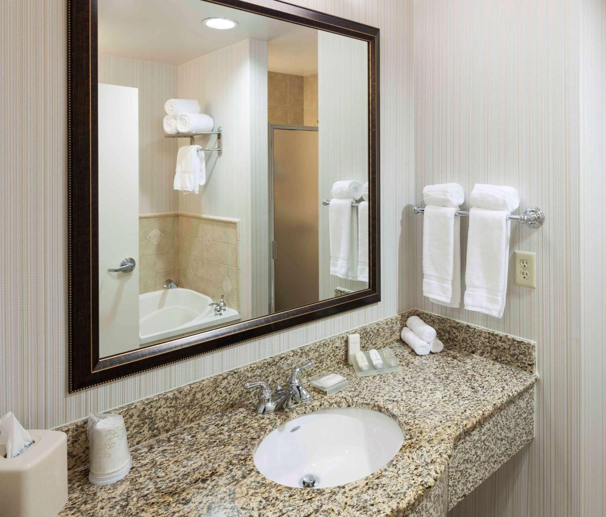 Hilton Garden Inn Dallas Lewisville Kültér fotó